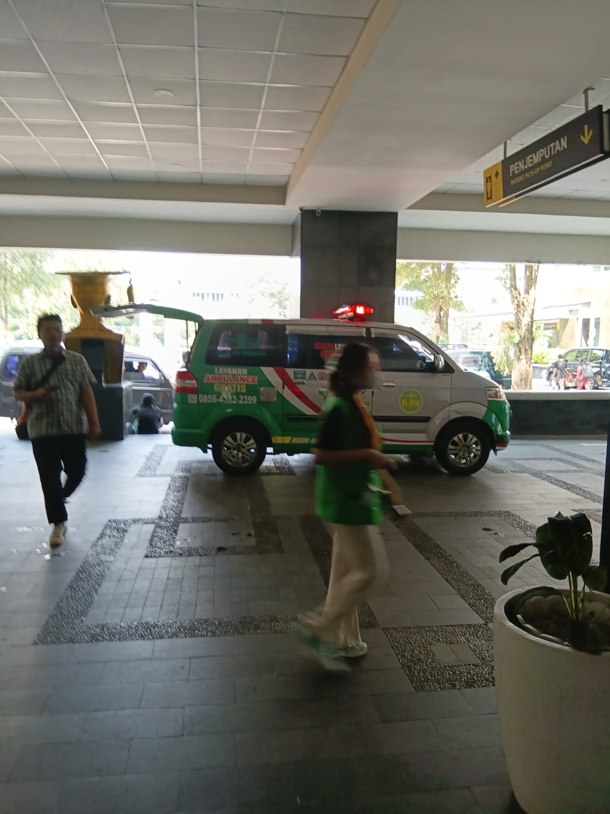 Dokumentasi kegiatan Ambulance NU Berbah: Antar Pasien Kontrol Ibu Wati (1)
